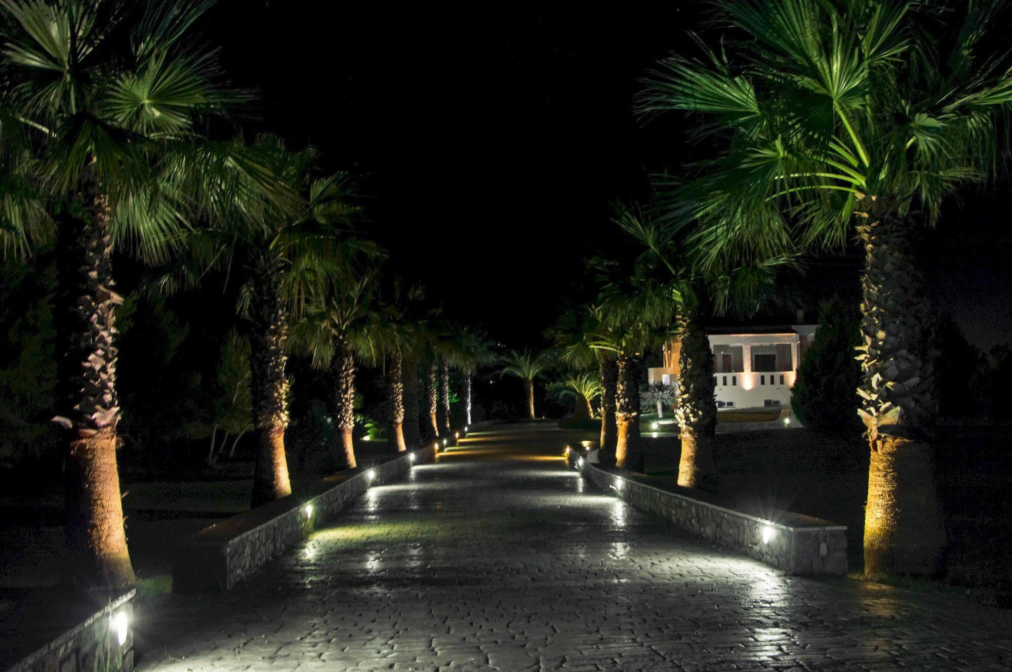 Leone Luxury Villas กาลามากี ภายนอก รูปภาพ